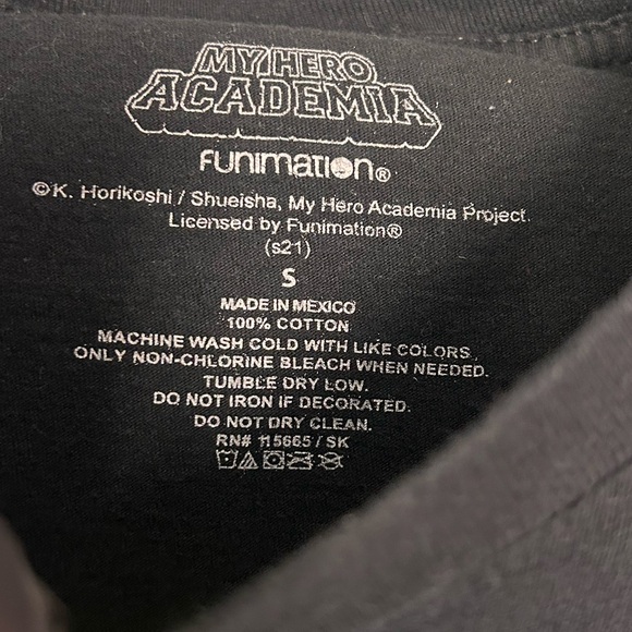 Graphic T-Shirt - Picture 3 of 4